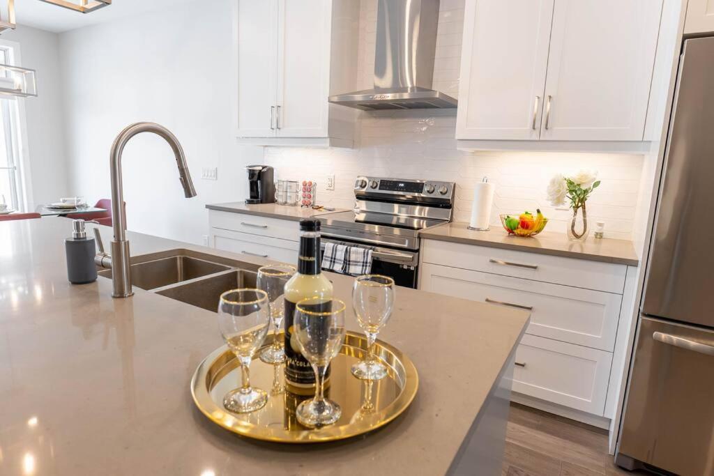 Luxury Niagara 3 Bdr Townhouse /Garage Apartment Bagian luar foto